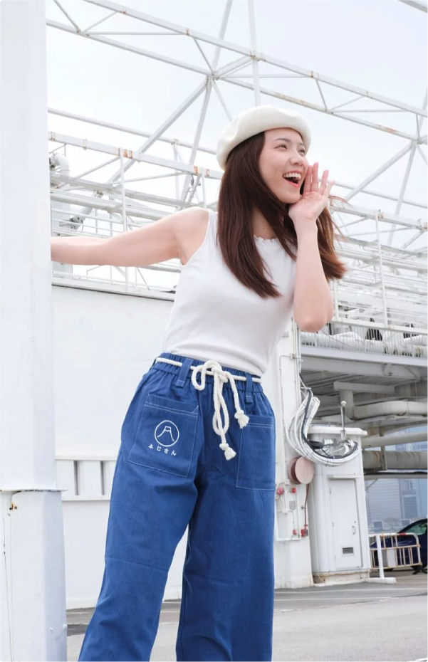 Female model posing in Oxford blue Kamon Japanese Waist Rope Pants-Mt.Fuji at Grandmama Store in Hong Kong