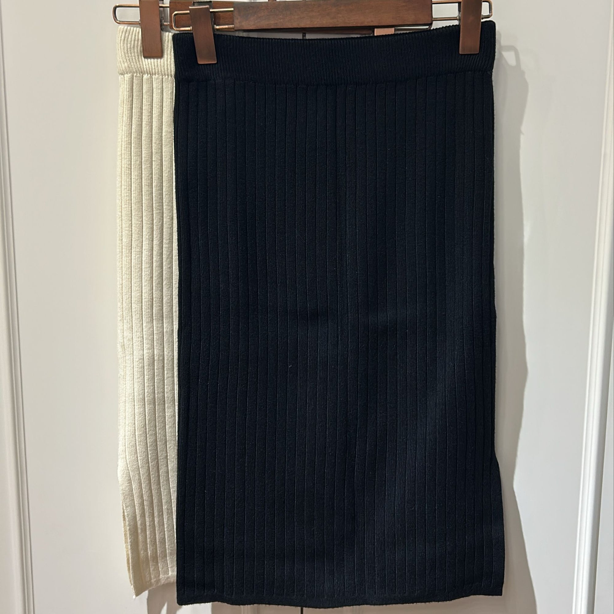 針織純色中長裙