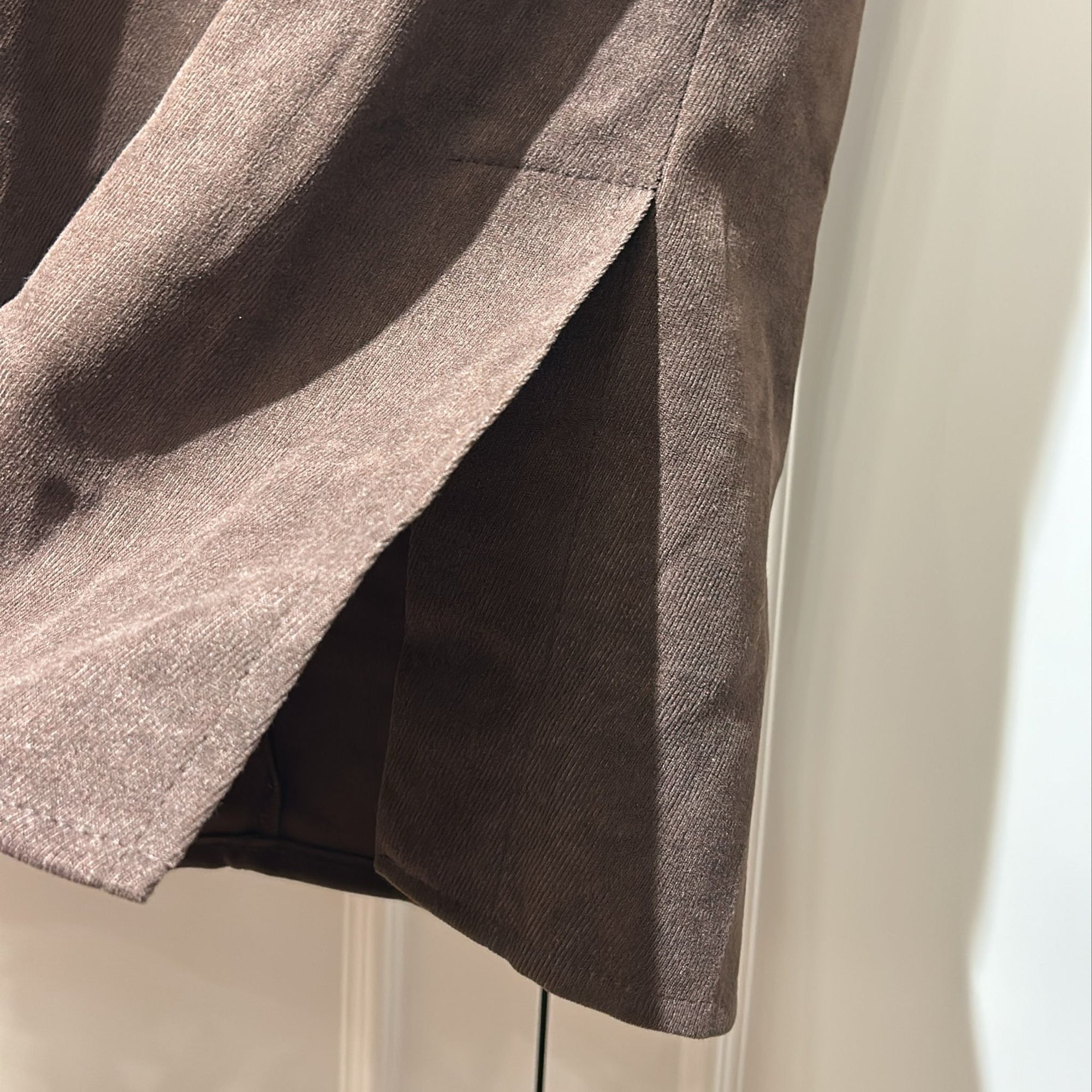 High-waisted pleated A-line skirt